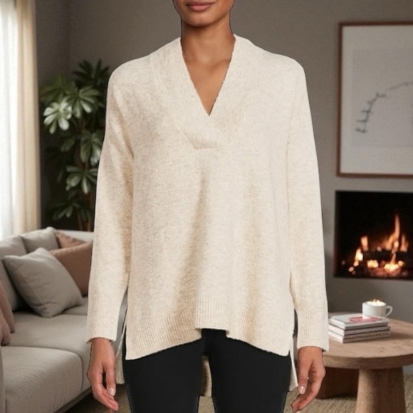 NEW Time and Tru Deep V-Neck Cozy Extremely Soft Sweater Color Oatmeal Size XL - Picture 1 of 11
